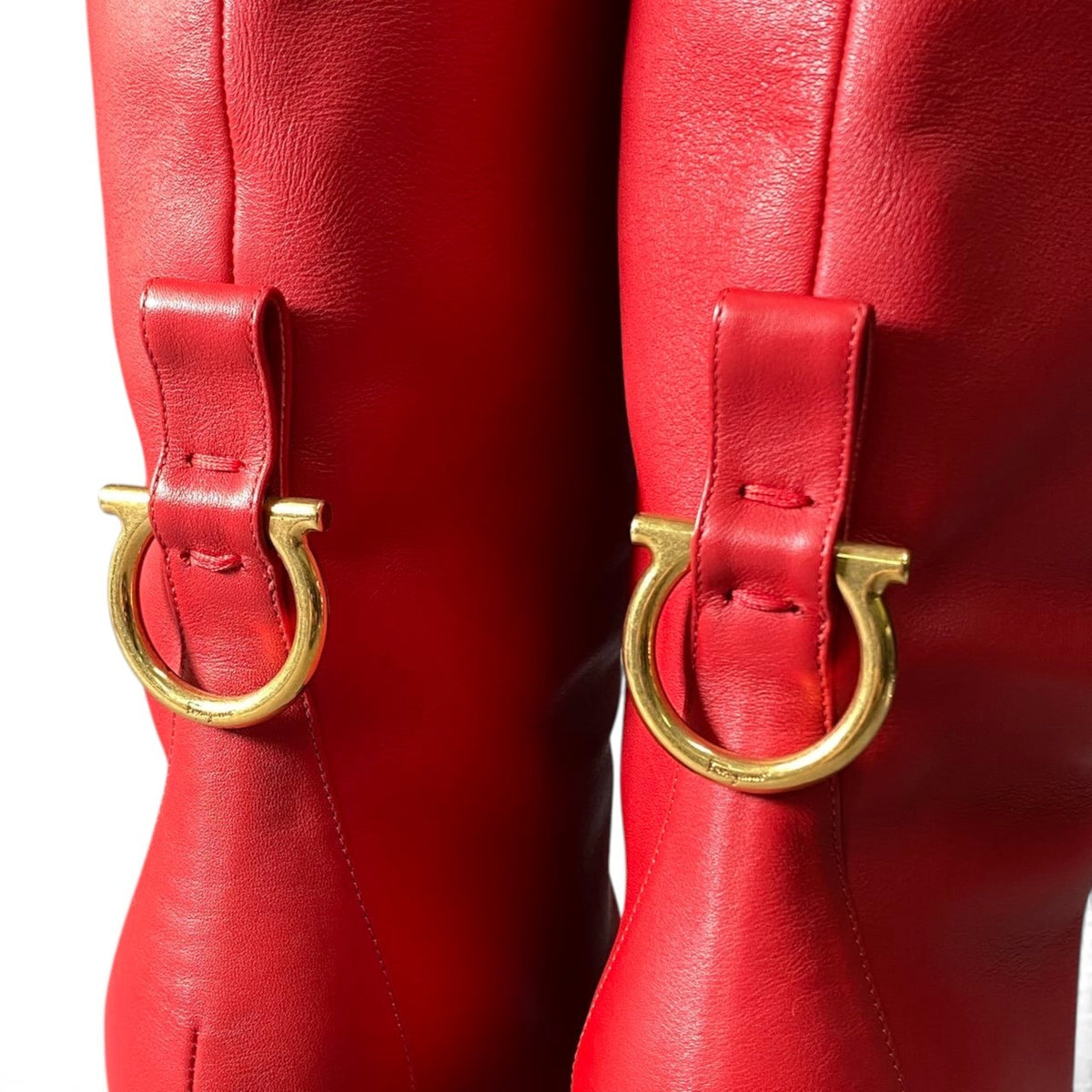 h12Salvatore Ferragamo Gancini Chunky Heel Long Boots Size 7 Women'sk02i