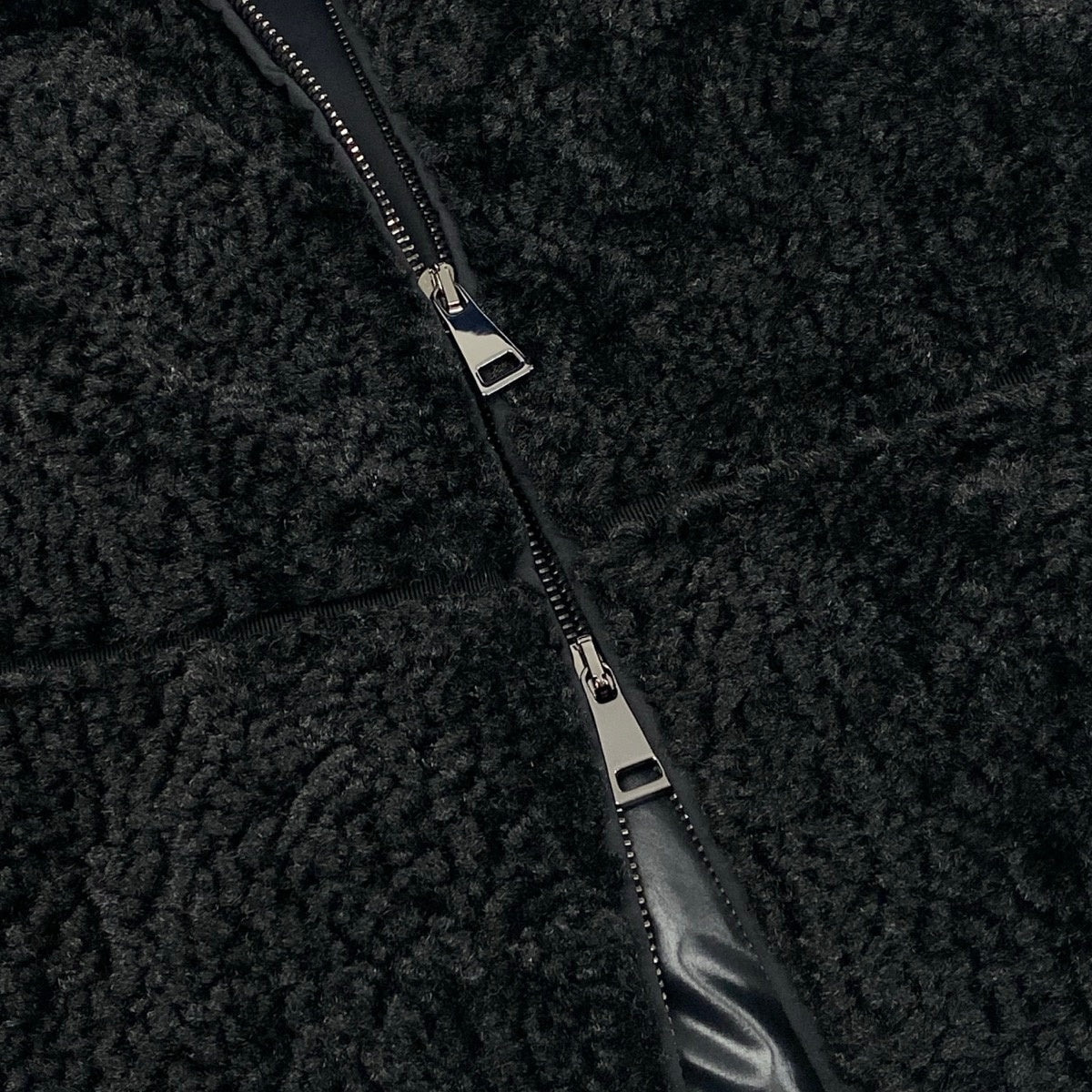 M h17 【極美品】MONCLER Segura ボア ダウンジャケット ロゴワッペン 00サイズ ブラック ポリエステル100% レディース 女性用k02i