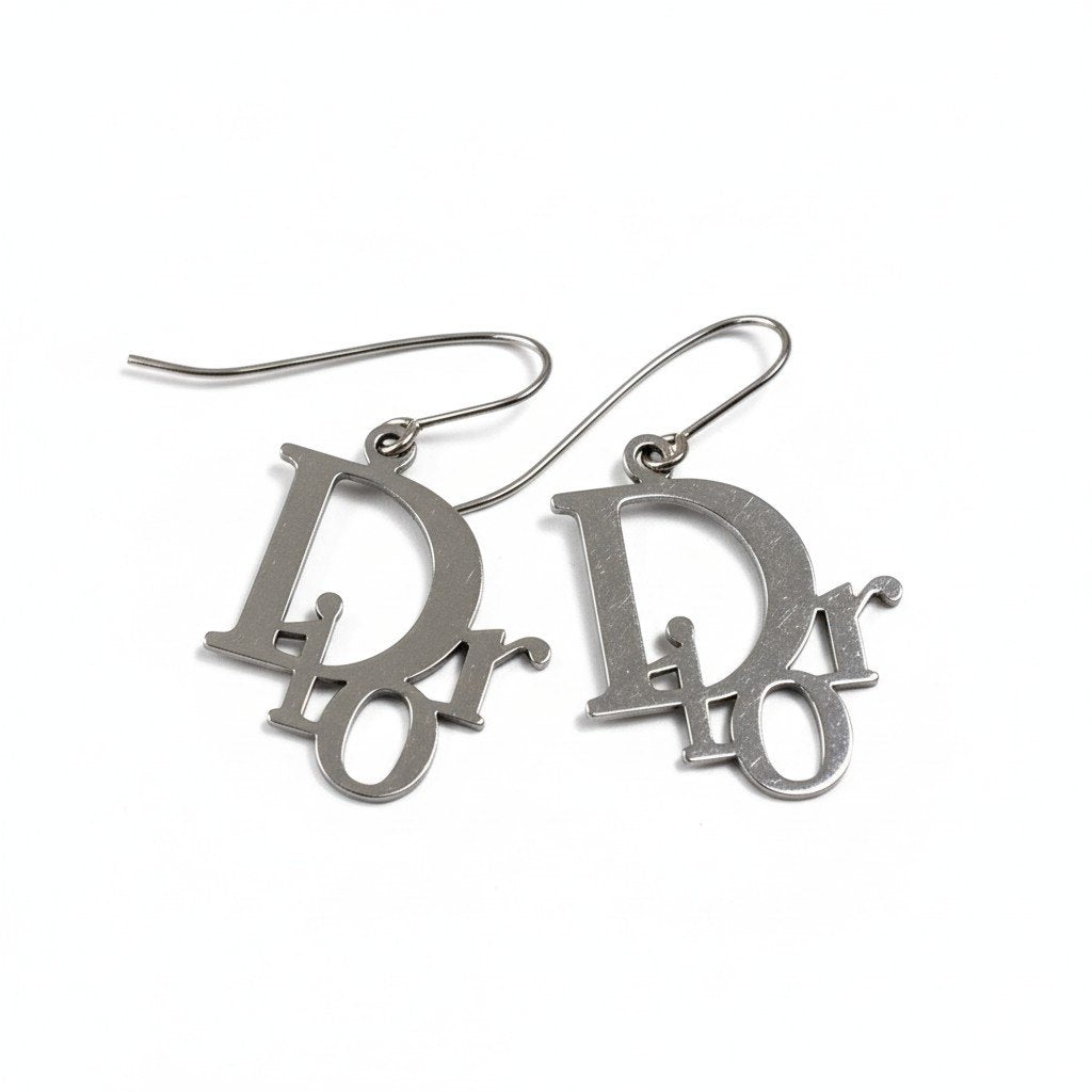 d9 Christian Dior Logo Design Pierced Earringst18r