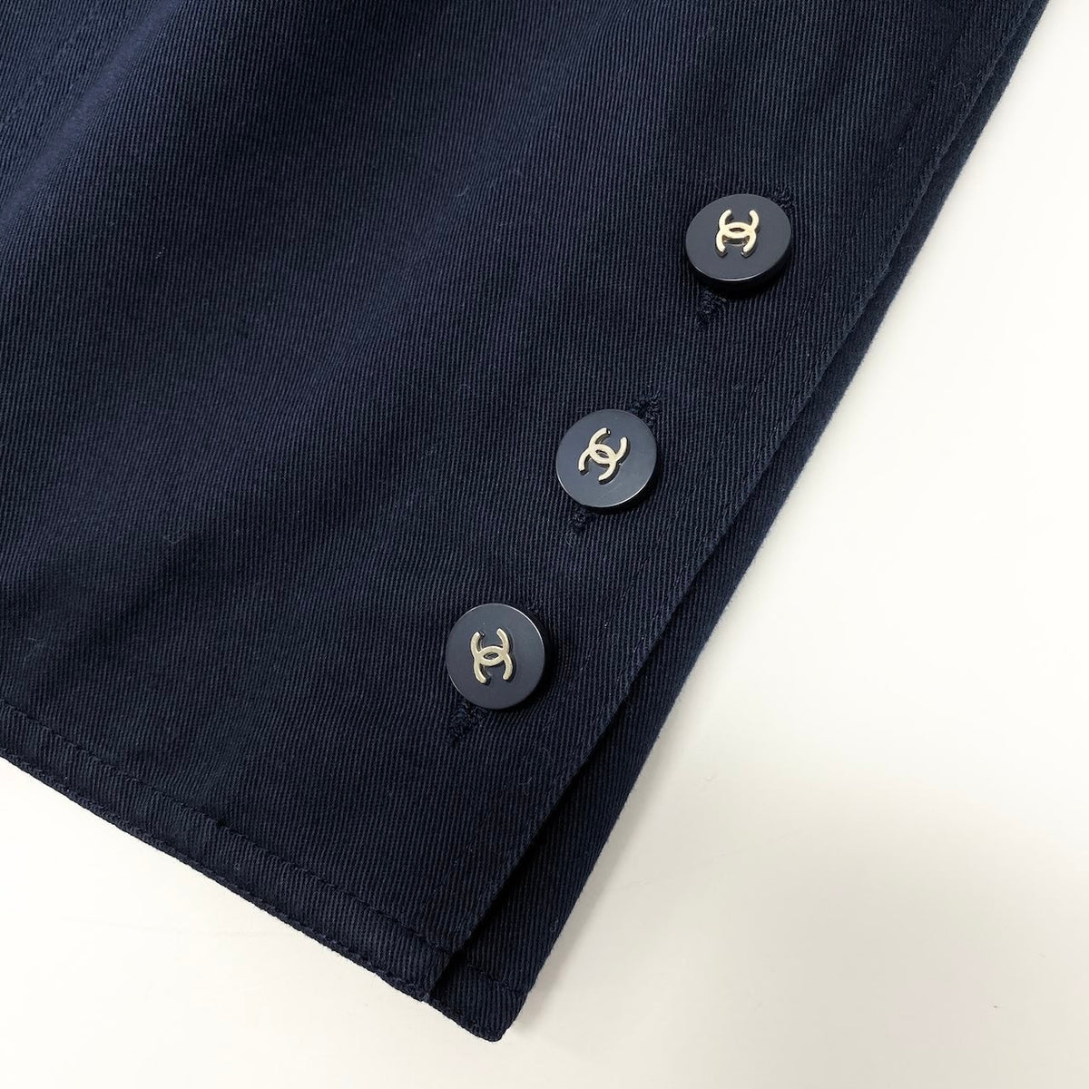 @Cd2 CHANEL Knee-Length Pencil Skirt Size 42 Navy Cotton 100% Coco Mark Button Women's Franceu02t