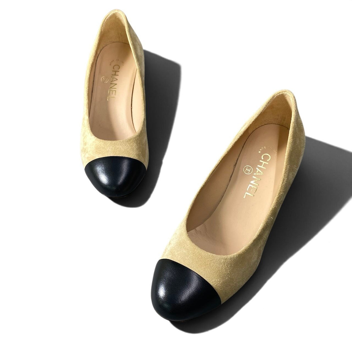 h10 【美品】CHANEL Matelassé Chain Trim Suede Pumps Size 36.5Ck02i