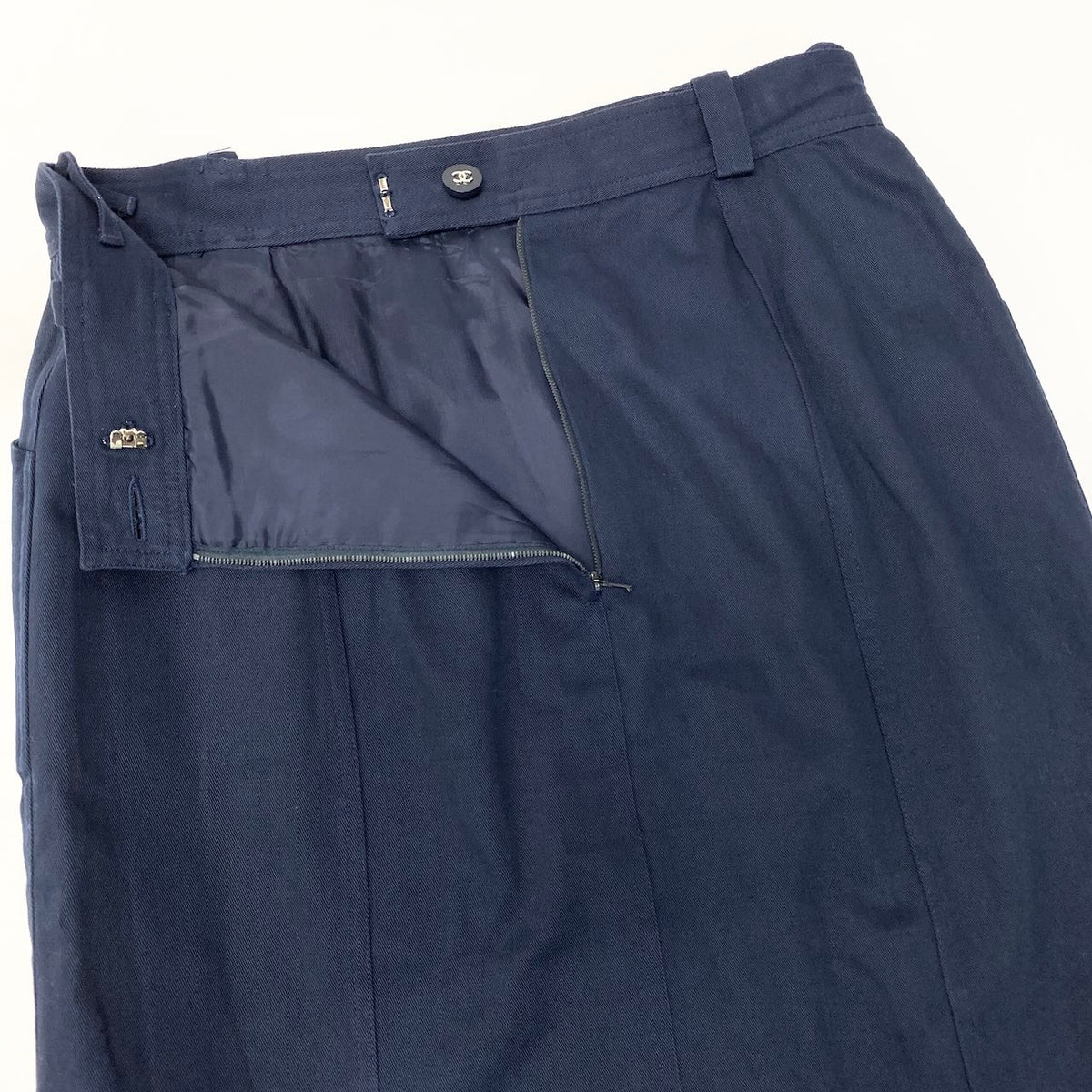 @Cd2 CHANEL Knee-Length Pencil Skirt Size 42 Navy Cotton 100% Coco Mark Button Women's Franceu02t