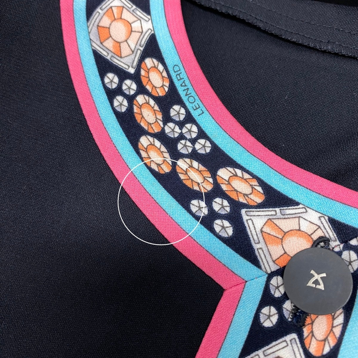 34g17 LEONARD FASHION レオナール ロングスリーブ カーディガン ノーカラージャケット カンカン素材 ロゴボタン サイズL ブラック レディースu02t