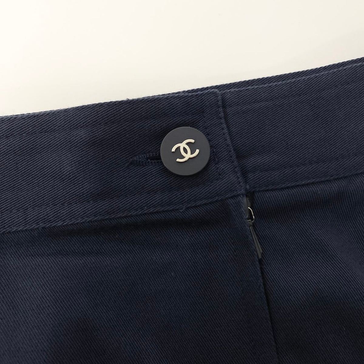 @Cd2 CHANEL Knee-Length Pencil Skirt Size 42 Navy Cotton 100% Coco Mark Button Women's Franceu02t