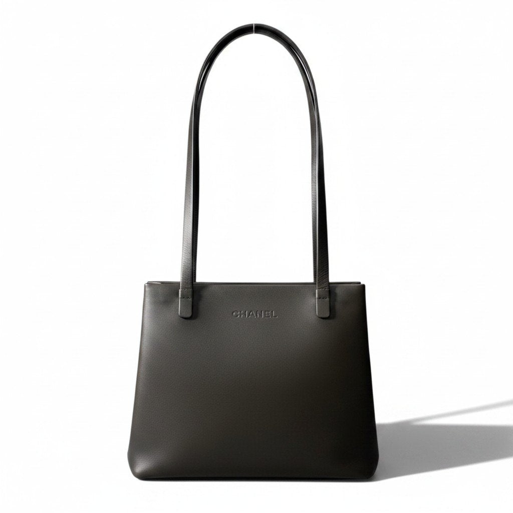 h13《美品》 CHANEL Chanel All-Leather Shoulder Bag (Black)t18r