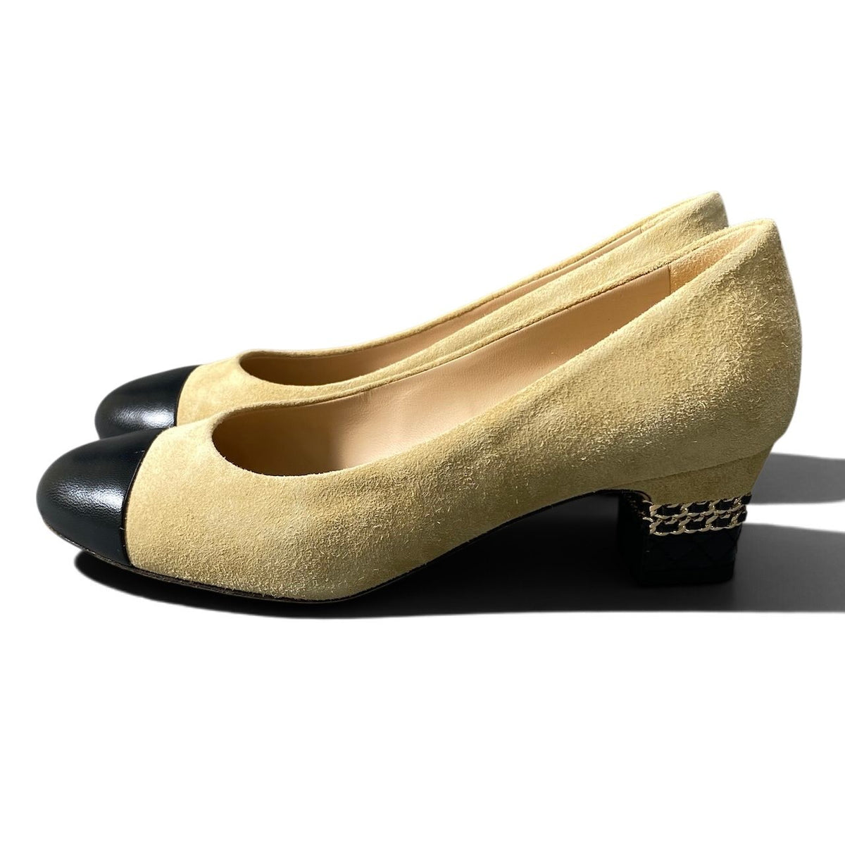 h10 【美品】CHANEL Matelassé Chain Trim Suede Pumps Size 36.5Ck02i