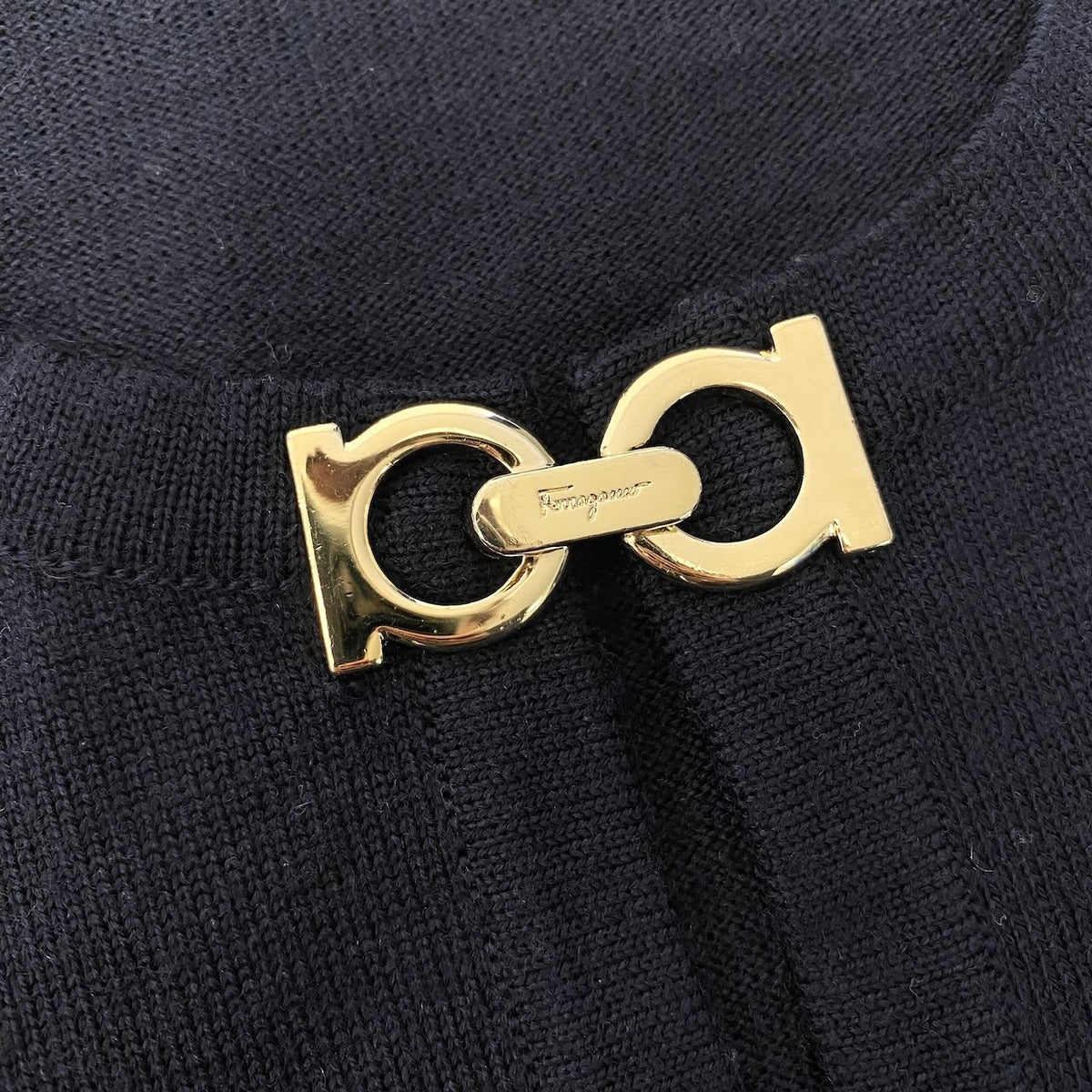 @S Id2 Salvatore Ferragamo Gancini Long Sleeve Knit Sweater Size S Navy Wool 100% Women's Italyu02t