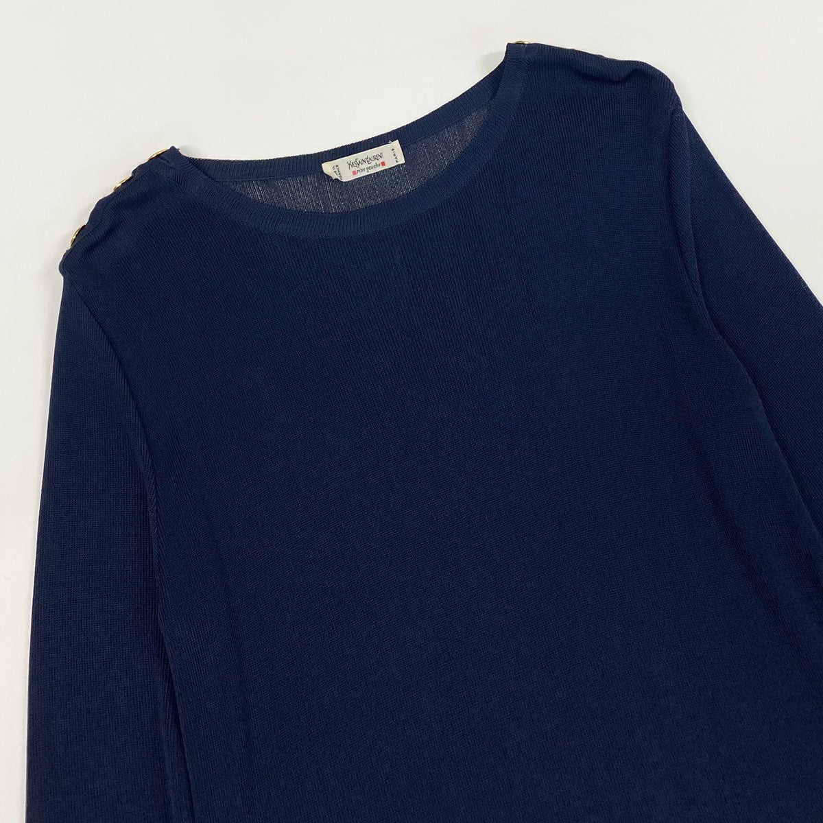 N @ Eb26 Yves Saint Laurent Rive Gauche long-sleeved knit with gold buttonsu02t