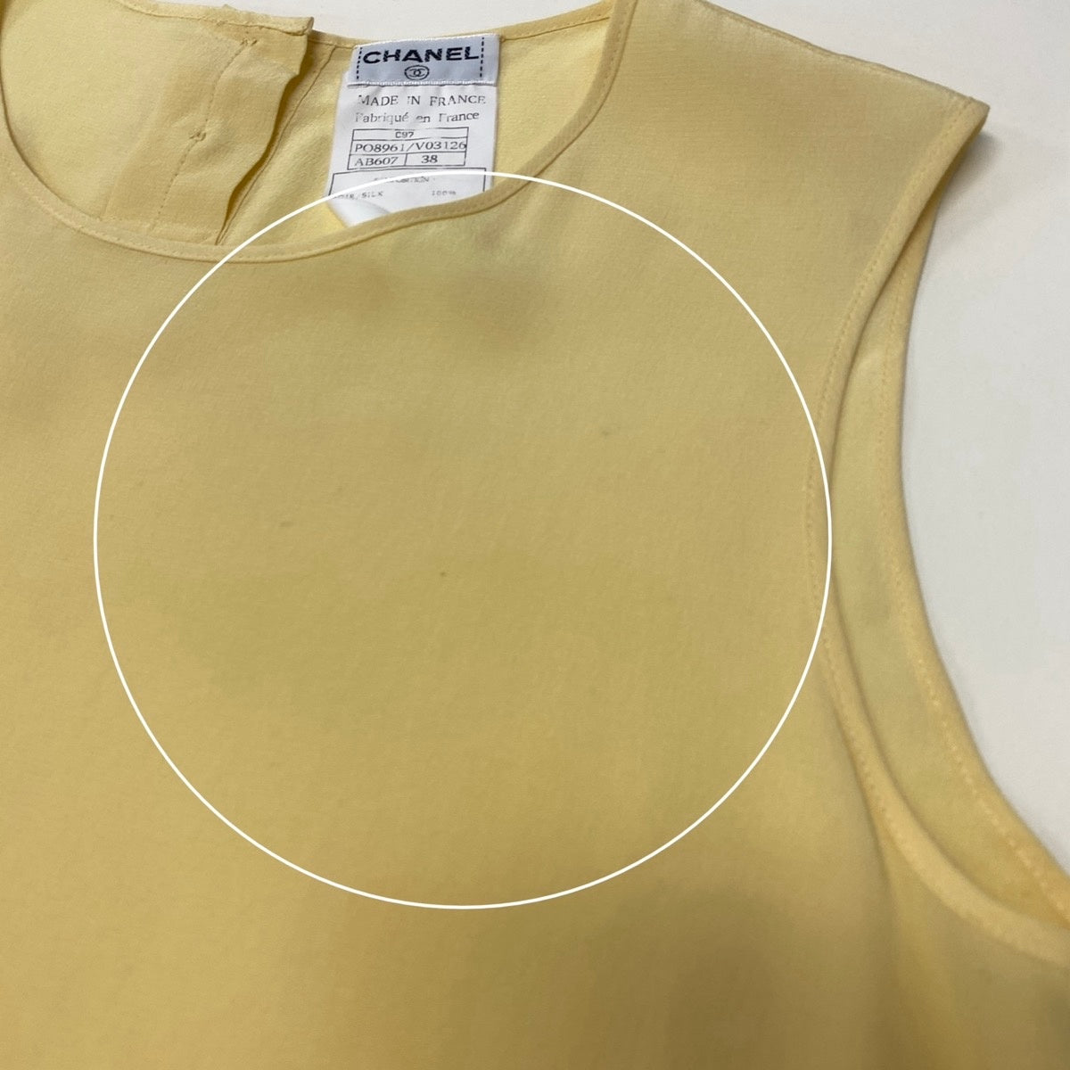 Ch1 CHANEL 1997 Cruise Sleeveless Silk Blouse P08961 100% Silk Size 38ta2