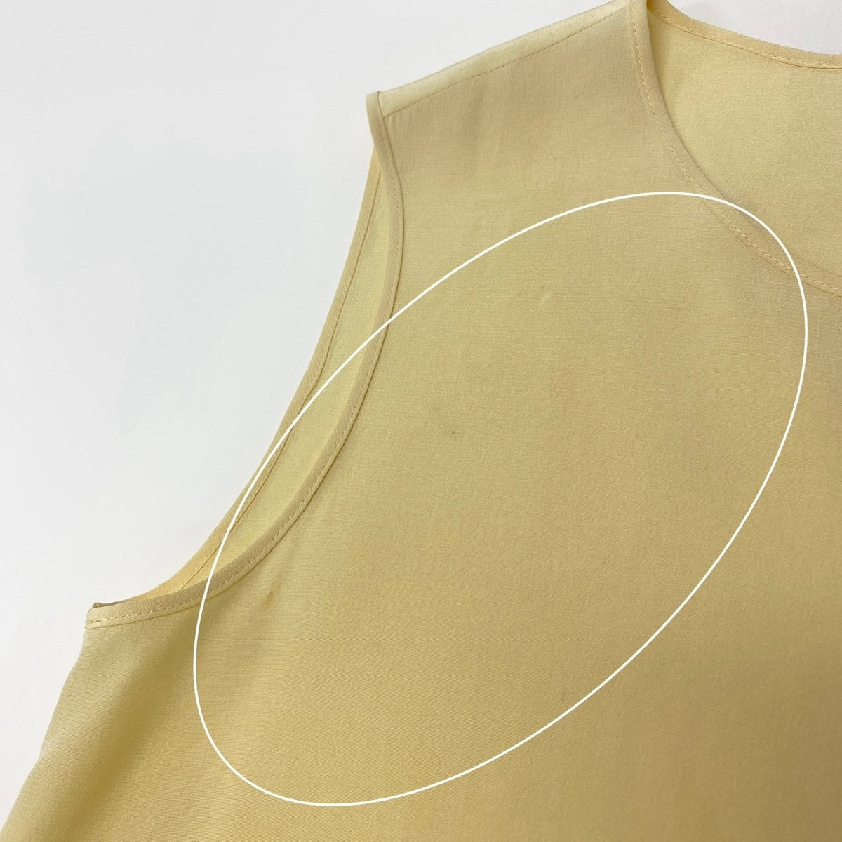 Ch1 CHANEL 1997 Cruise Sleeveless Silk Blouse P08961 100% Silk Size 38ta2