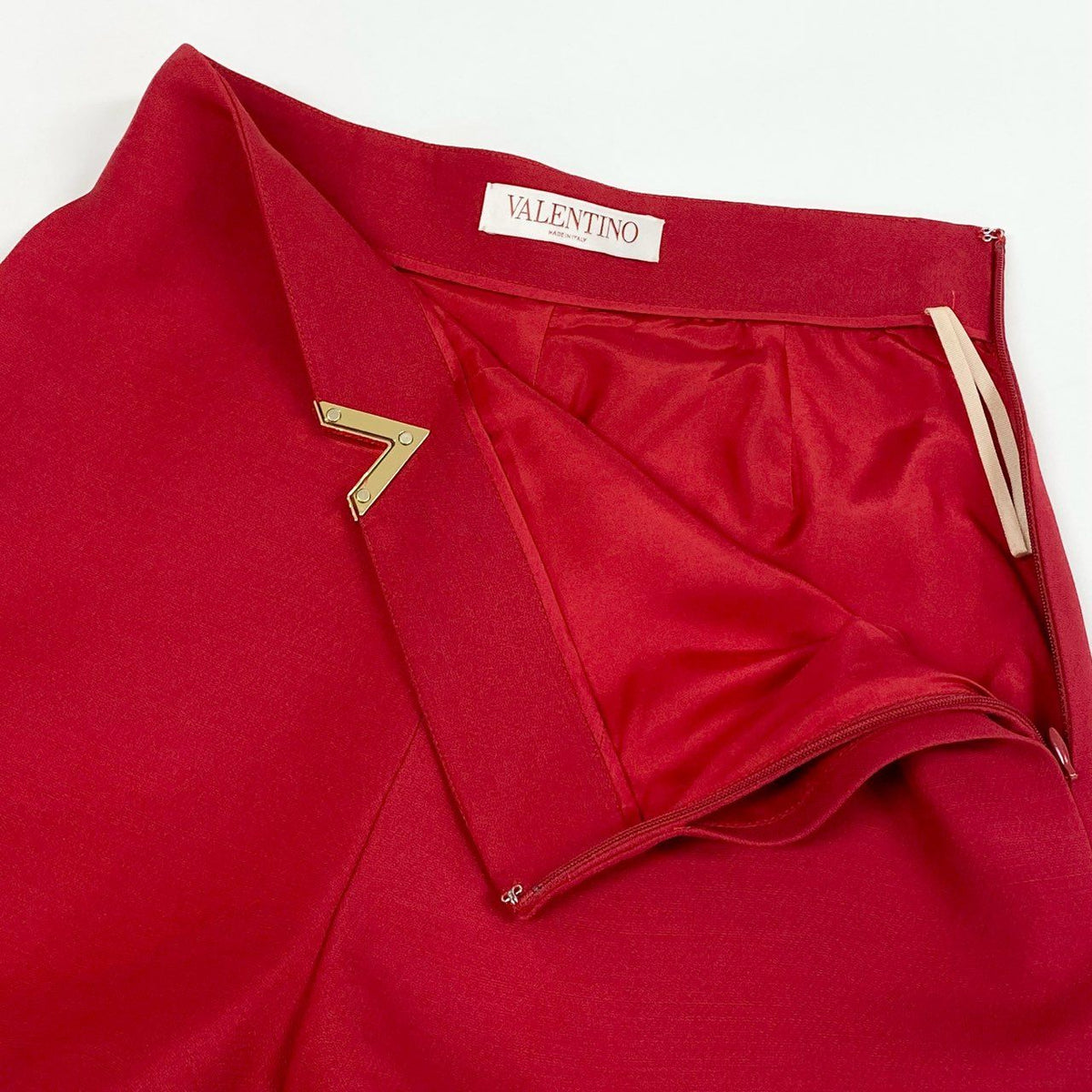 Ic2 VALENTINO ヴァレンティノ Vゴールドロゴ ショートパンツ ボトムス 38 レッド レディースu02t
