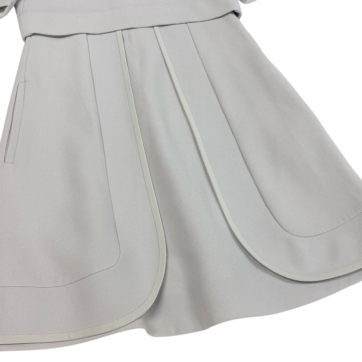h17 【美品】Chloé 半袖ワンピース 切替デザイン 34サイズ ライトグレー レディース 女性用k02ik02i