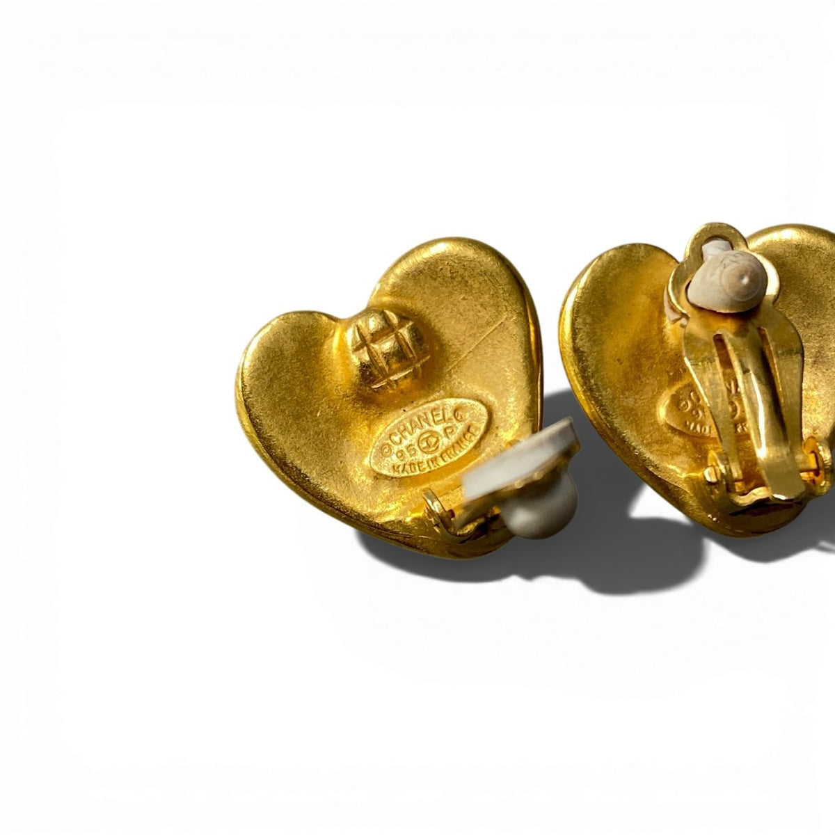 @ b5 Vintage Chanel 1990 Heart Design Coco Mark Earringta1