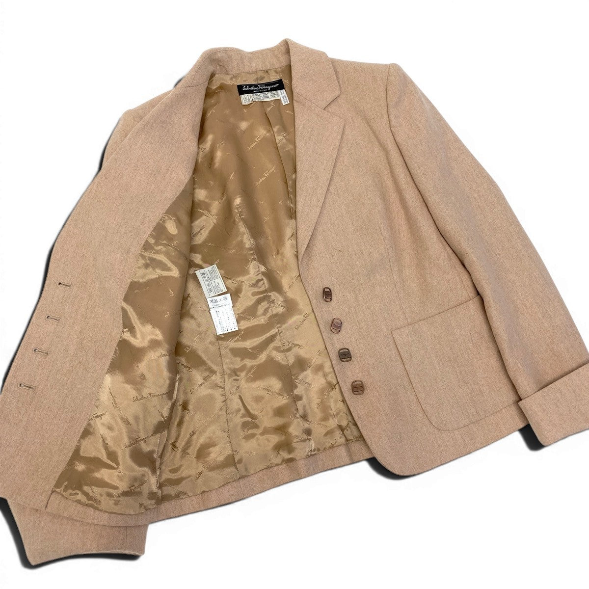 11e27Salvatore Ferragamo skirt suit, formal suit with Vara buttons, size 40.u02t