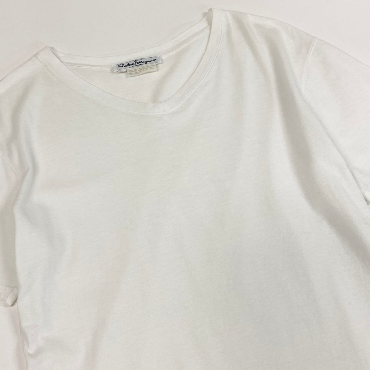 Ec27 Salvatore Ferragamo サルヴァトーレフェラガモ 半袖Tシャツ ブランドロゴ刺繍 Vネック トップスカットソー コットン100％ u02tu02tu02t