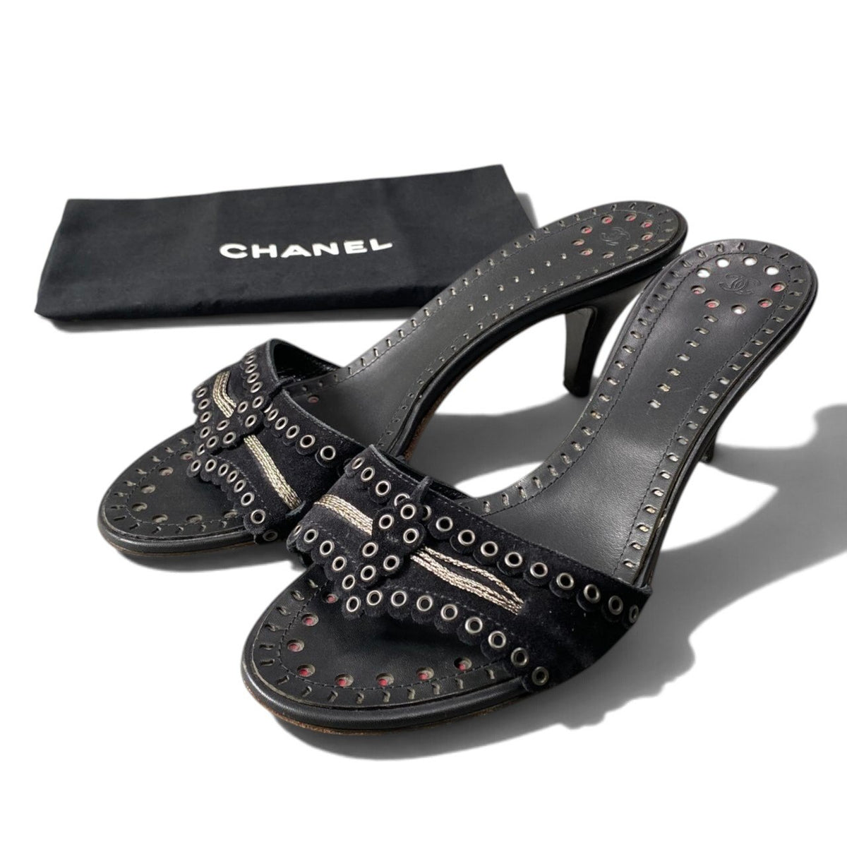h12 CHANEL Eyelet Stud Kitten Heel Mule Sandals Size 36.5 Women'sk02i