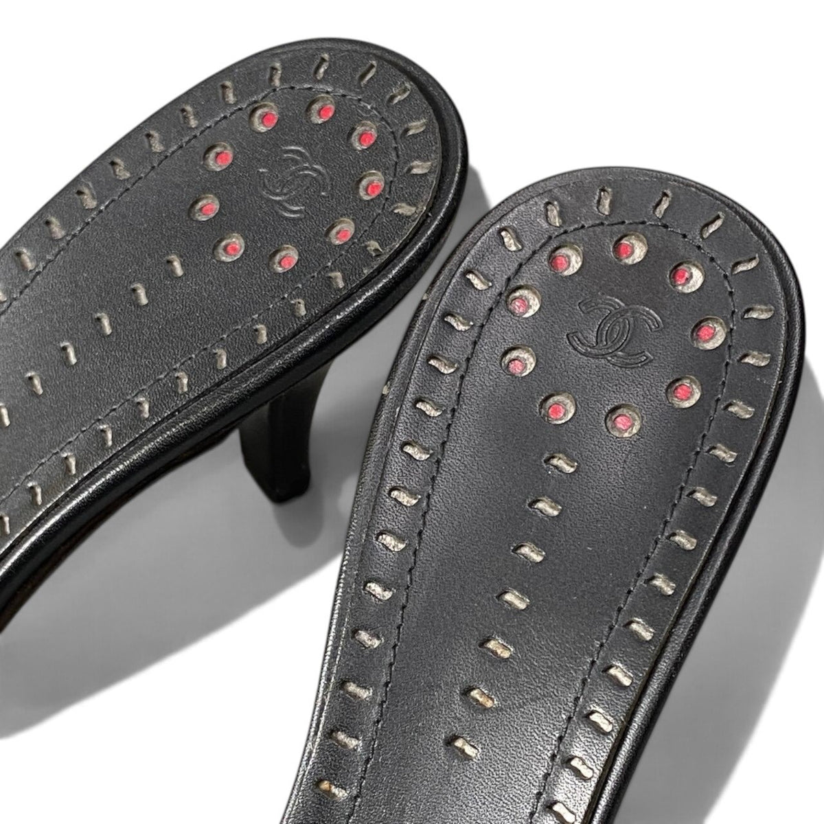 h12 CHANEL Eyelet Stud Kitten Heel Mule Sandals Size 36.5 Women'sk02i