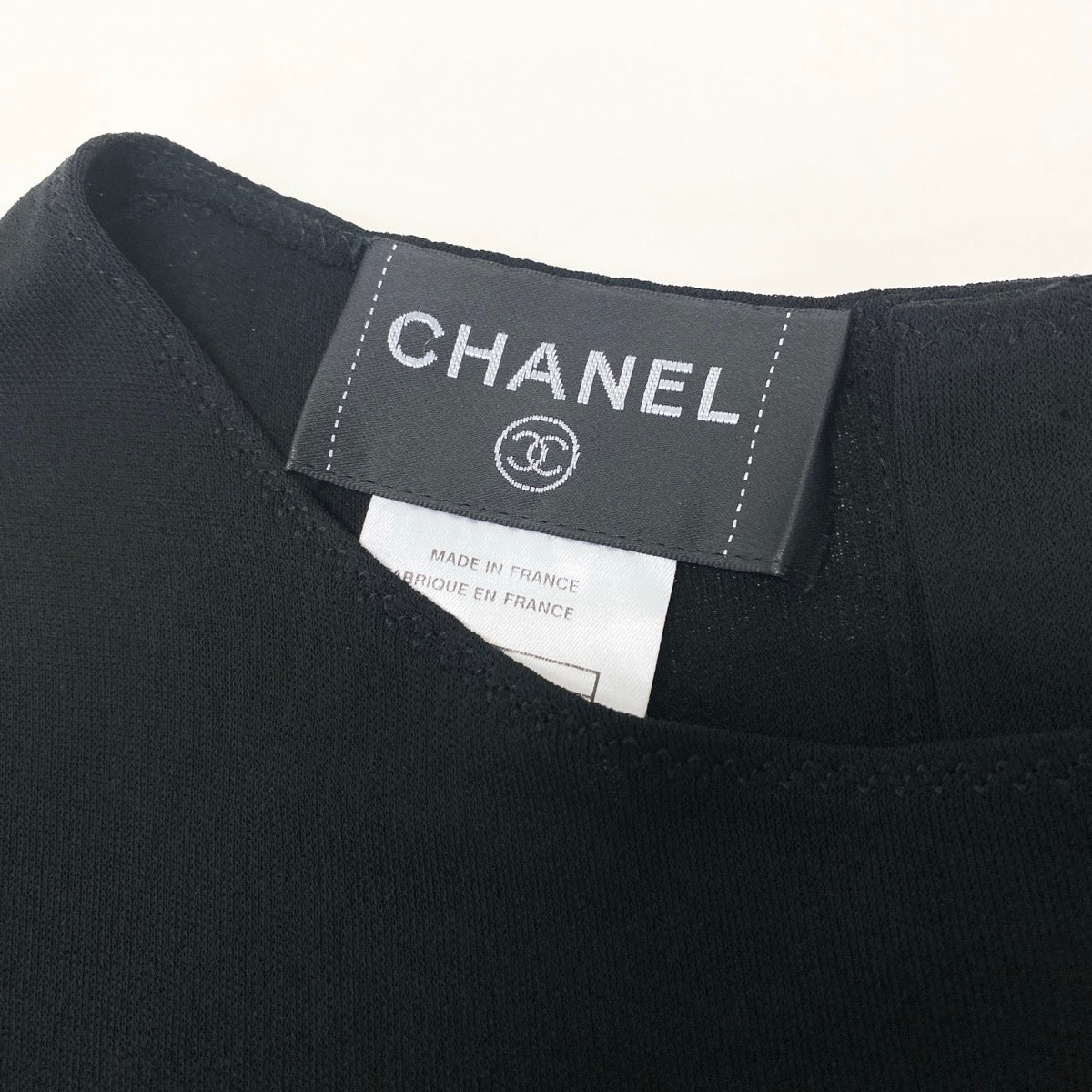 Ch1 CHANEL 2002 02P Short Sleeve Knit Sweater CC Logo Button P19048 Size 36u02t